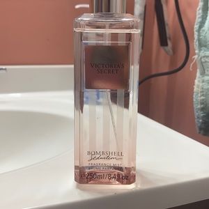 Victoria’s Secret Bombshell seduction